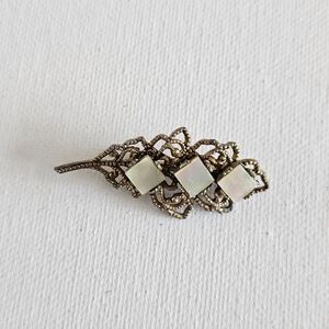 Vintage Leaf Brooch Pin
